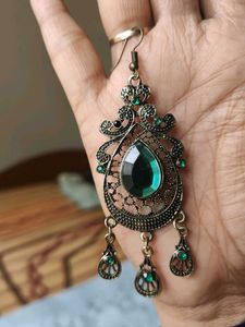 Stunning Emerald Antique Earrings