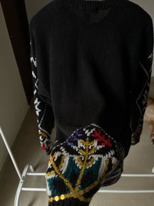 VINTAGE BLACK KNIT SWEATER W SEQUINS SNOWFLAKES SW