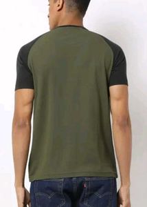 Men's Casual Olive Green T-shirt. It's New in Cond