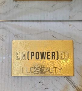 Huda Beauty Empowered Eyeshadow Palette