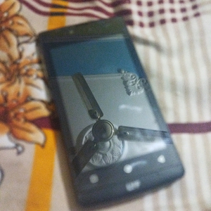 Lyf Smartphone(Not opening)