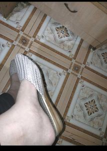 Heels And Juttis