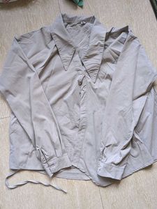 Elegant Gray Button-Down Shirt