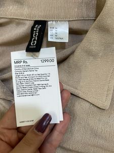 H&amp;m Buttoned Top
