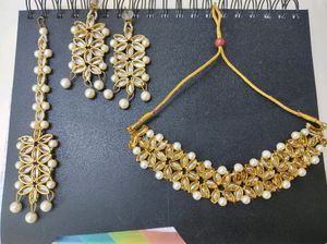 Pretty Jewellery Set - With Pearls