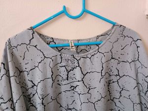 Patterned Gray Top
