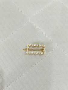 2 Pieces Pearl Clip, @ ₹40/- Per Piece