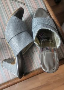 Wanted To Sale My Heel Sandel