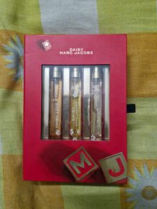 MARC jACOBS gift Pack Of 3 Perfumes