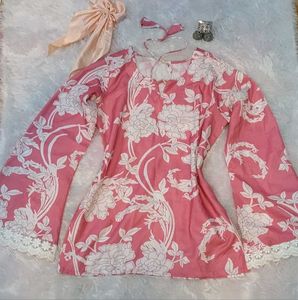 Floral Print Top with lace detailing also