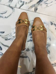 Brown Tan Nude Flats By Van Heusen