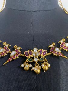Pretty Kemp Stone Choker