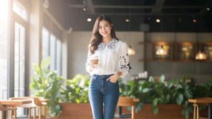 Elegant White Embroidered Top