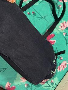 (BAGS TO DONATE) Floral Print DARK BLUE Tote Bag