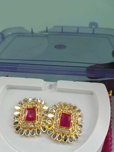 Fancy Matching Neckssets&amp; earrings. Free Ship
