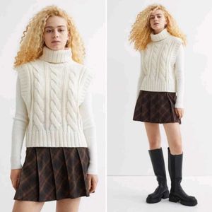 Cable Knit Turtleneck Vest
