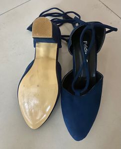 Lovely Blue Heels 😍