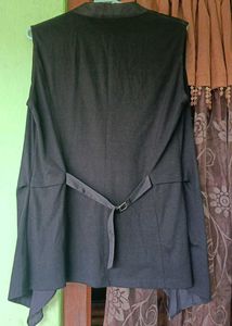 Frail Buttonless Sleeveless Top