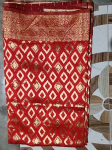 Red &amp; Gold Patterned Saree