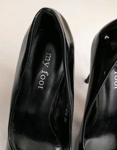 My Foot Black Pumps Red Bottom Heels