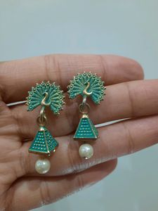 Combo Offer for 2 Cute Earings☘️🌸♥️🥳