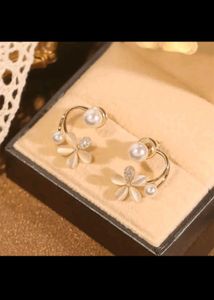 Flower Pearl Earrings
