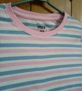 Round Neck Fitted T-shirt