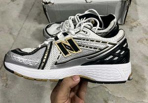 NEW BALANCE 1906R WHITE METALLIC GOLD UK 7.5(41.5)