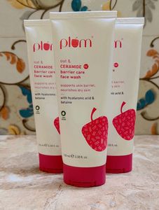 Plum Oat &amp; Ceramide Face Wash