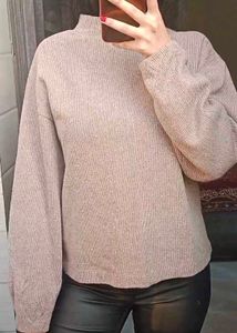 Zara Pullover 🍓