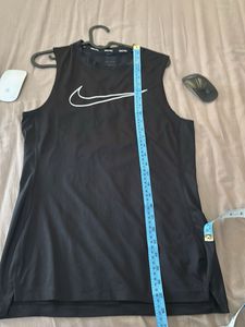 Rarely Used Men Light Weight Tank Top (Nike