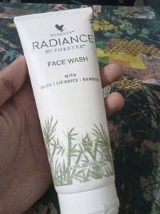 Forever Radiance Face Wash