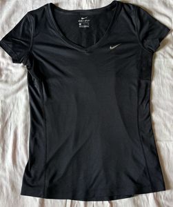 WOMENS NIKE TSHIRT