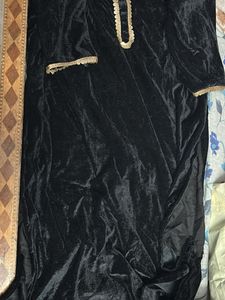 Velvet Biba Kurta set with leggings Detail