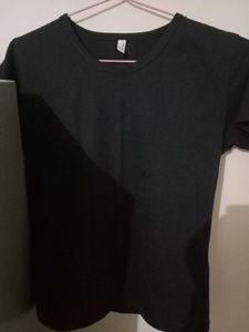 solid Black Basic T-Shirt