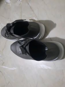 Women&#39;s Lace- ups