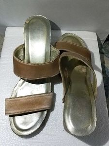 Heel Sandel Size 7