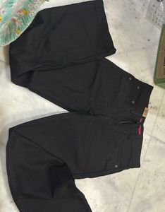 LEVIS BRAND NEW JEANS