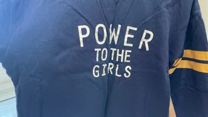 Cute H&amp;M Sweatshirt