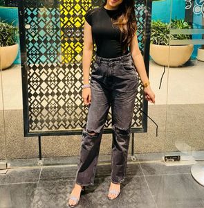 Black Ribbed T-Shirt (NO NEGOTIATION)