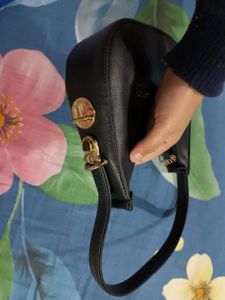Black Shoulder Bagg
