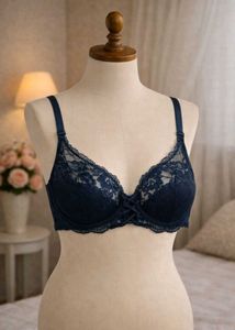 Elegant black. Bra