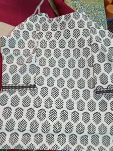 Elegant Geometric Leaf Print Short Kurti