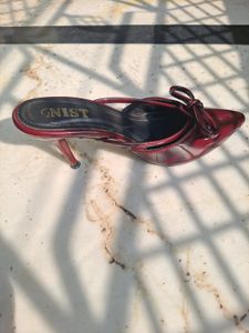 Stylish Maroon Bow Mules