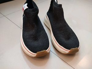 Zara Slip On Mid Top Sneakers.