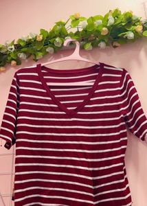 maroon crop top