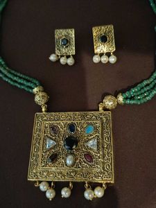 Multi Stone Jewellery Set With Green Bead Chains