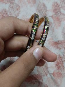 Gold Tone Bangle Set