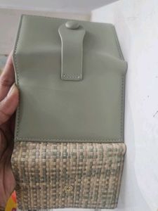 Green Trifold Woven Wallet