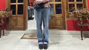 Bluer Wide Leg Jeans